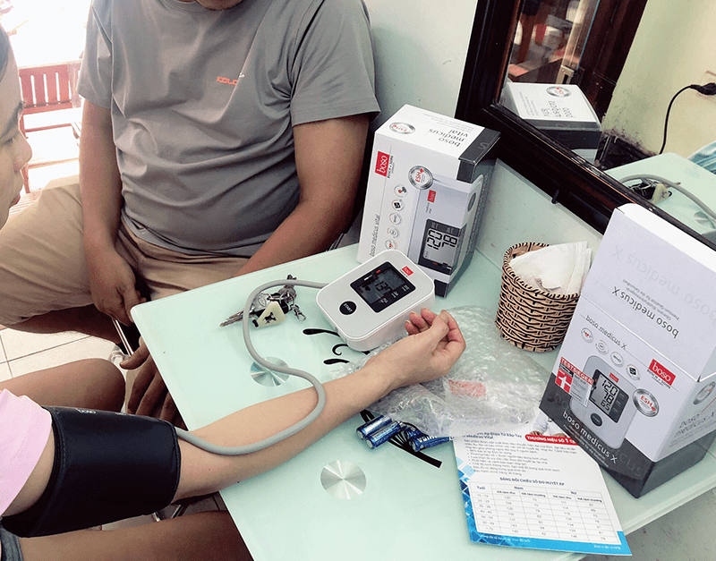 Máy đo huyết áp điện tử bắp tay Boso Medicus X