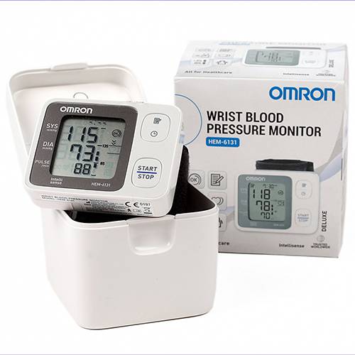 Máy đo huyết áp điện tử cổ tay Omron HEM-6131 
