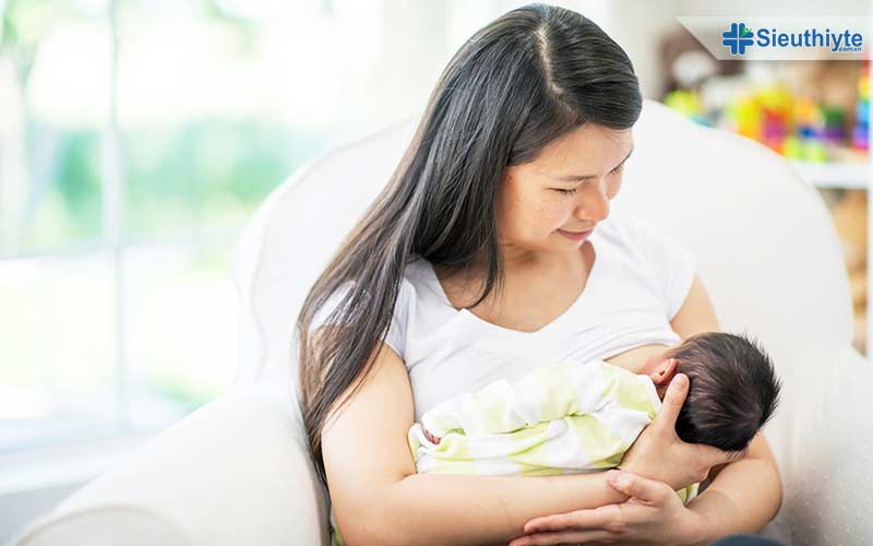 Mẹ bỉm sữa thường bị cao huyết áp sau sinh. (Ảnh: Internet)