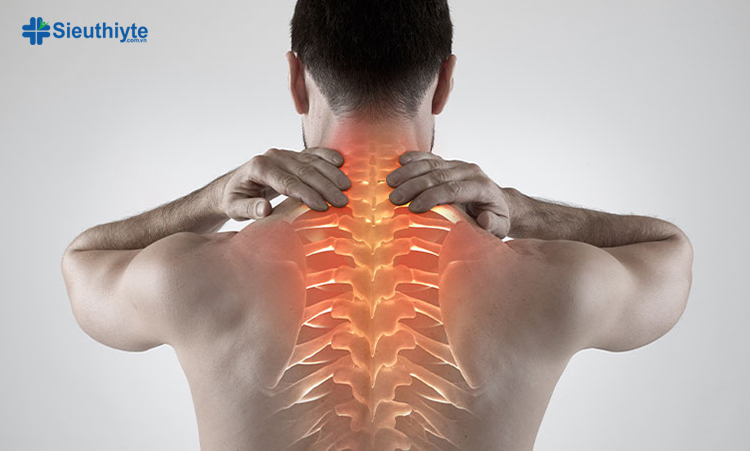 Thoát vị đĩa đệm cột sống lưng là nguyên nhân đau lưng trên