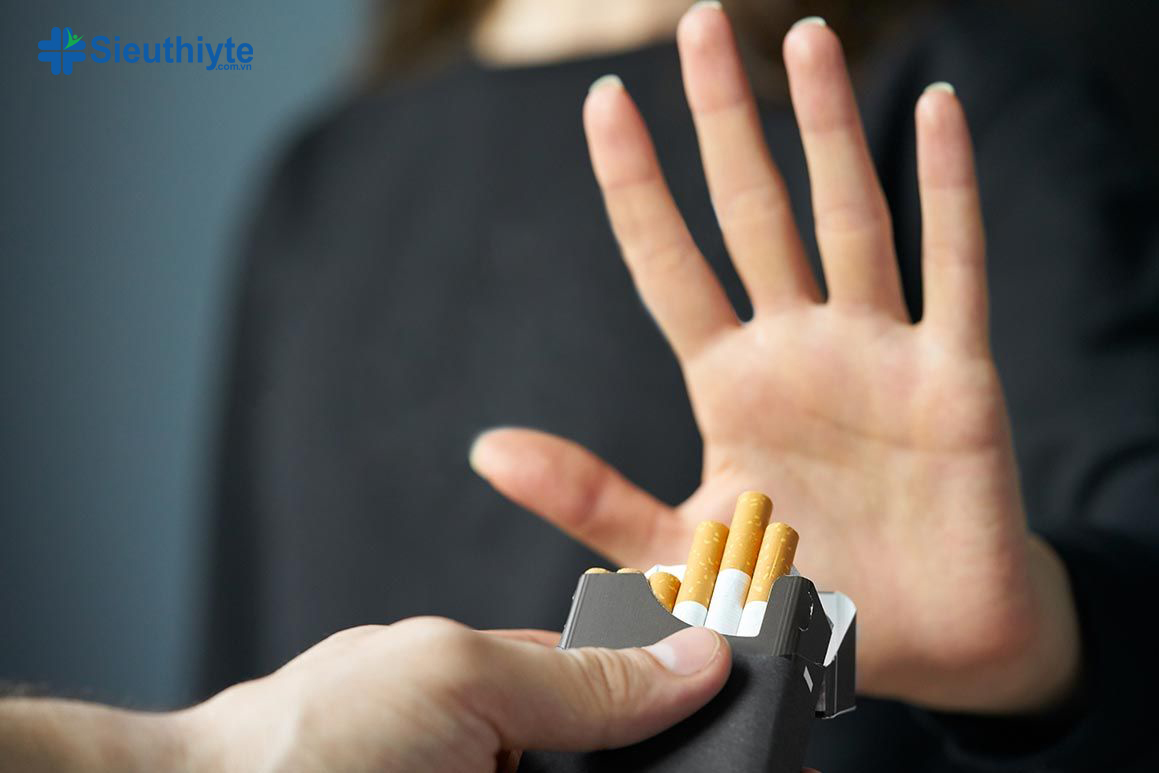 Hút thuốc lá có thể dẫn đến đau lưng mãn tính