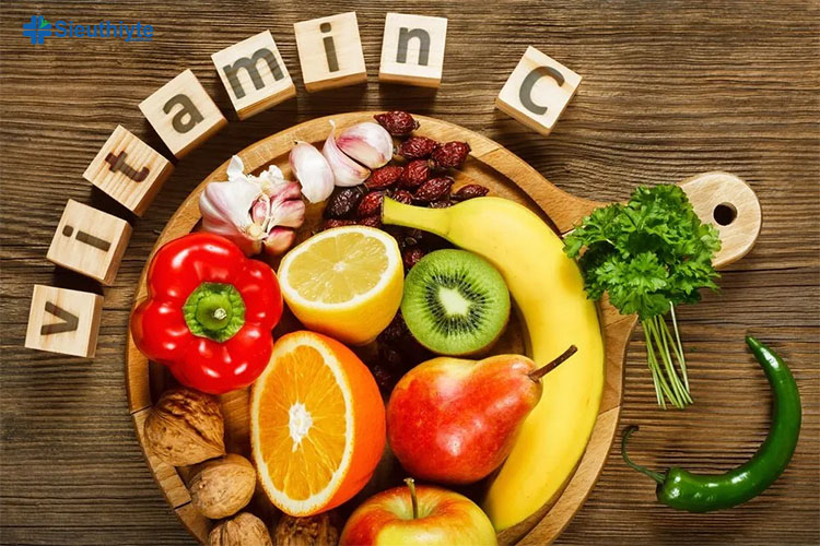 Thiếu vitamin C còn có thể dẫn đến môi khô, nứt nẻ, sưng nướu và chảy máu