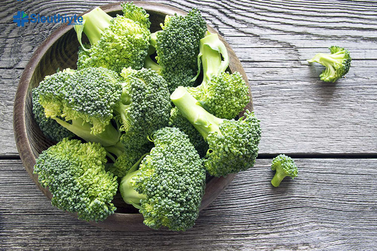Bị gout ăn gì? Người bệnh nên ăn một số loại rau có hàm lượng purin thấp như bông cải xanh