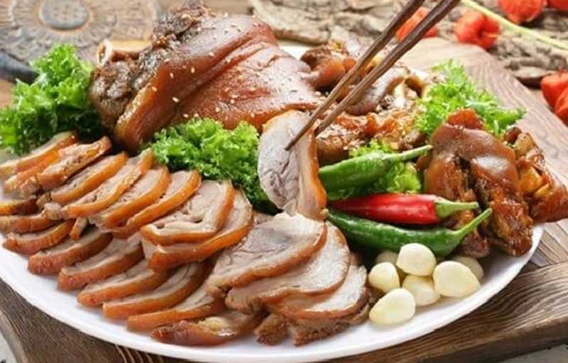 Thịt heo ngâm mắm là món ăn đãi khách của người dân miền Trung vào những ngày Tết. (Ảnh: Internet).