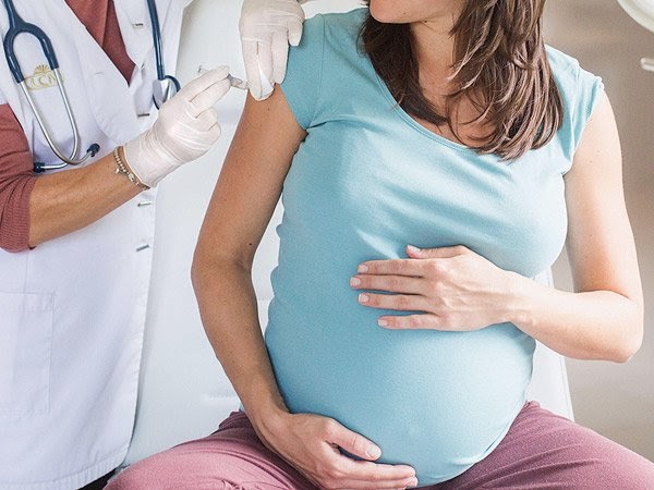 Phụ nữ đang mang thai có được tiêm vaccine Covid-19?