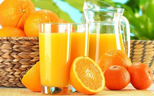 Dùng nước cam để bổ sung Vitamin C sau khi tiêm Vắc xin Covid-19