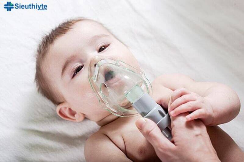 Máy xông mũi họng sẽ giúp đứa trẻ hít thuốc tự động