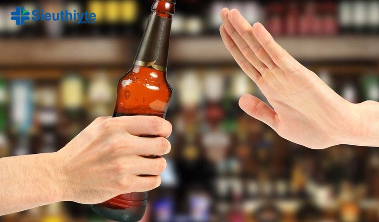 Bạn không nên uống quá nhiều rượu bia nếu bị huyết áp thấp
