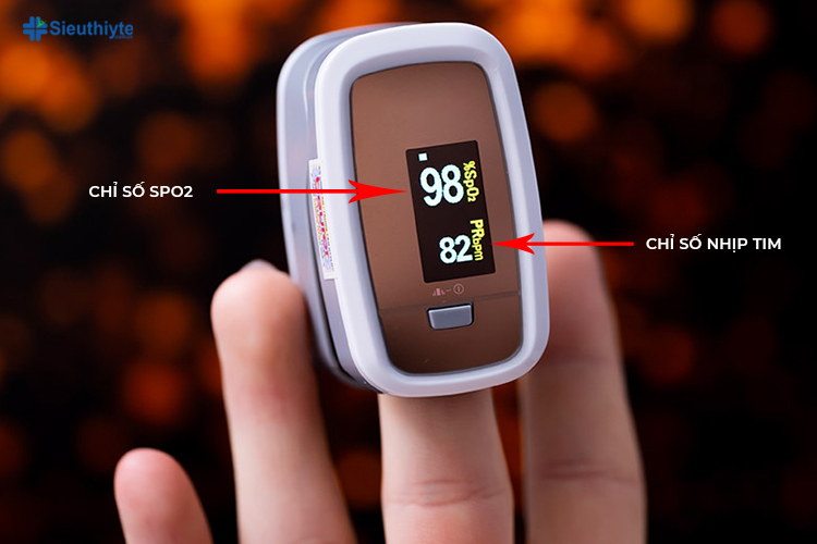 Hai chỉ số chính trên máy đo nồng độ oxy là độ bão hòa oxy và nhịp tim