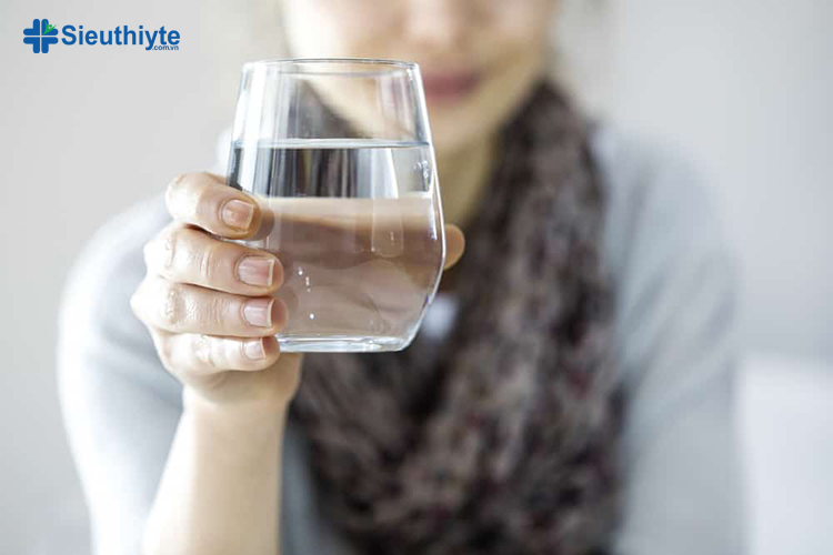 Nước lọc là loại đồ uống hàng đầu giúp kiểm soát huyết áp
