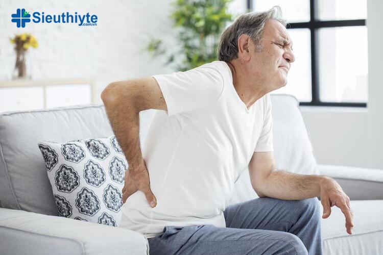 Người già sau 50 tuổi rất dễ đau lưng