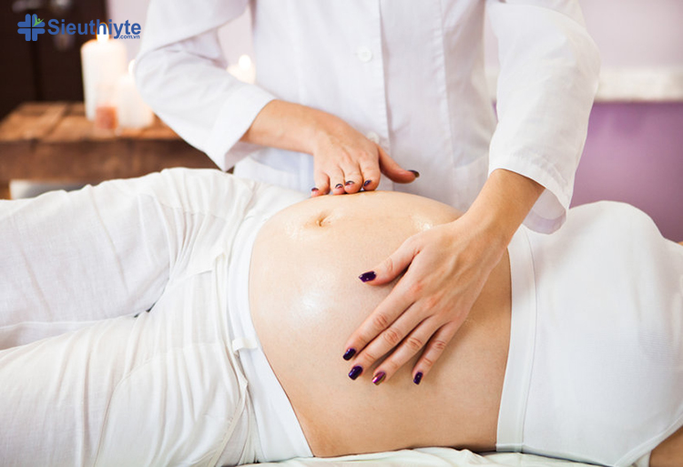 Liệu pháp massage đá nóng không được khuyến khích cho phụ nữ mang thai