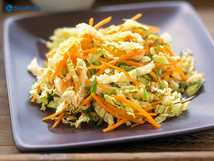 Salad bắp cải giảm cân với cà rốt