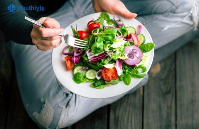 Salad giảm cân với nhiều loại rau củ và trái cây