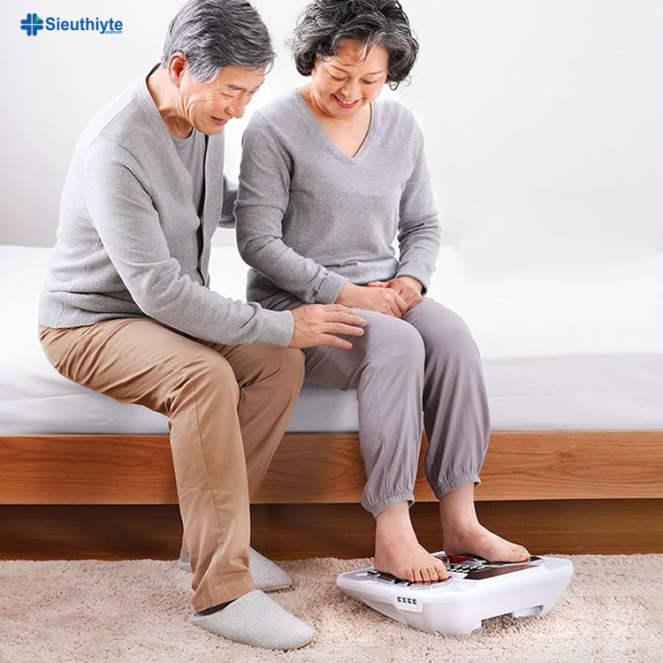 Dùng máy massage chân sẽ thúc đẩy sự thư giãn và cải thiện giấc ngủ cho người cao tuổi