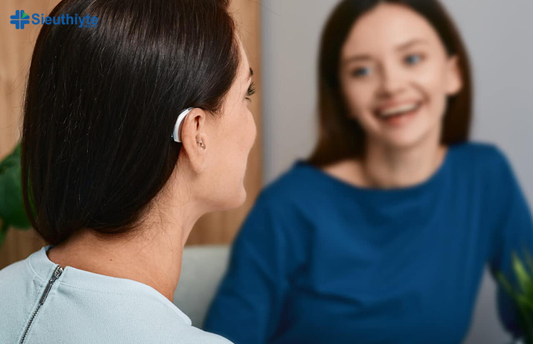 Máy trợ thính có tác dụng gì? Dùng máy trợ thính giúp bạn kết nối tốt hơn với mọi người