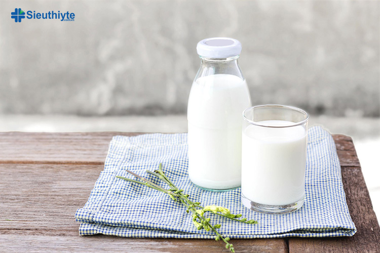 Dùng sữa lạnh cũng là cách trị thâm mắt nhanh nhất tại nhà