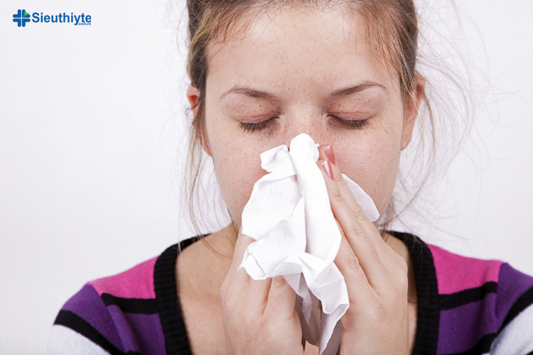 Sổ mũi, nghẹt mũi và đau nhức mũi nhiều là những triệu chứng viêm xoang nặng