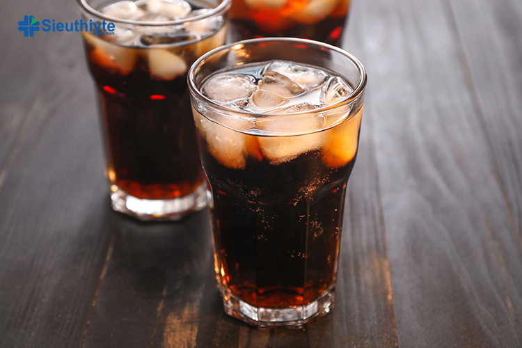 Nước ngọt, soda chứa nhiều ga và đường sẽ làm bạn đau răng nhiều hơn