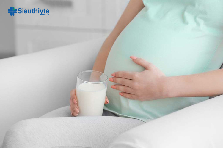 Phụ nữ mang thai mắc tiểu đường thai kỳ hoàn toàn có thể uống được sữa