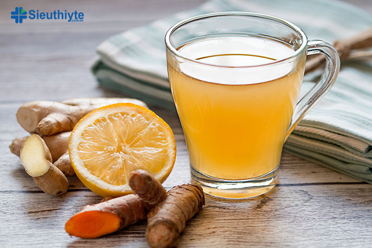 Uống nước nghệ gừng vào buổi sáng giúp bạn tỉnh táo, giảm mệt mỏi và tăng cường miễn dịch