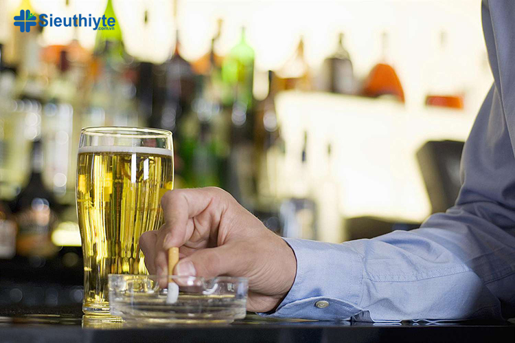 Từ bỏ hút thuốc và rượu bia là lời khuyên hàng đầu giúp bảo vệ cơ thể khỏi bệnh ung thư
