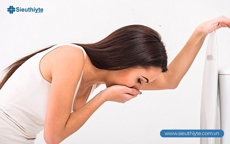 Ốm nghén là dấu hiệu mang thai sớm thường bắt đầu từ tuần thứ 4, với các cơn buồn nôn, đặc biệt vào buổi sáng, và là triệu chứng phổ biến trong tam cá nguyệt đầu tiên ở khoảng ⅔ phụ nữ.