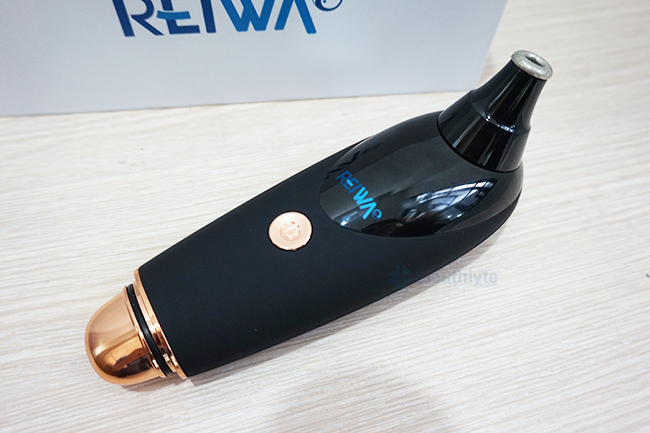 Máy hút mụn đầu đen 2 trong 1 Reiwa BR-150 dễ dàng sử dụng