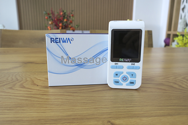 Máy massage xung điện Reiwa AS-8018