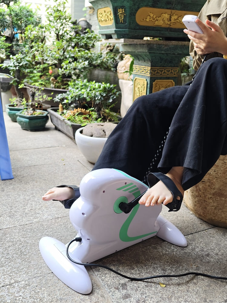 Chọn mua máy tập chân ở địa chỉ uy tín, có bảo hành đầy đủ