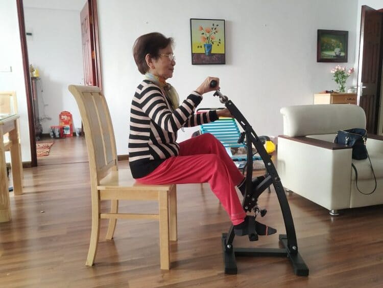 Máy tập chân hỗ trợ phục hồi cho người sau tai biến, phẫu thuật