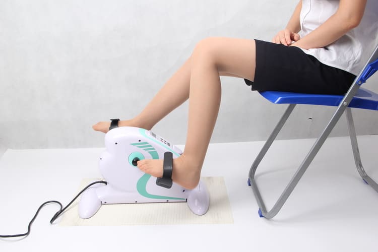 Máy tập chân phù hợp với người già, sau tai biến, phẫu thuật
